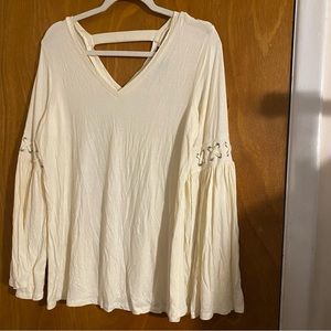 Ashley Stewart eggnog bell sleeve long sleeve shirt size 12